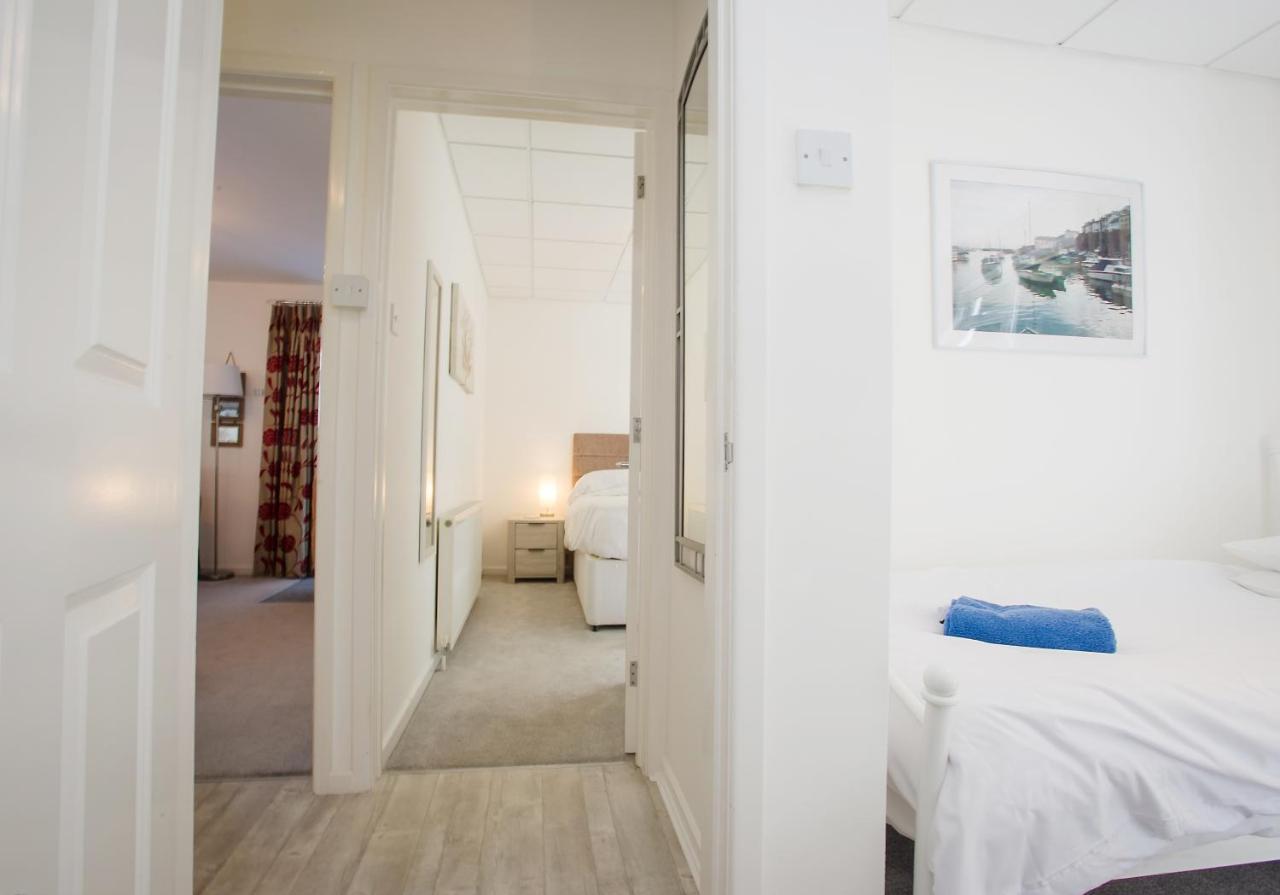 Harbour Apartment At 6 Dolphin Court With Parking Brixham Exterior photo